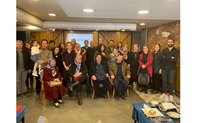 Van İşitme Engelliler ve Aileleri Derneği (VİED) tarafından, engelli mültecilere ve ailelerine yönelik “Engellilik”, “Cinsiyet”, “Toplumsal Cinsiyet”, “Toplumsal Cinsiyet Eşitsizliği ve Nedenleri” başlıkları altında eğitim programı düzenlendi. Sunumu Gazi Üniversitesi Kamu Yönetimi Bölümü mezunu ser